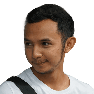 man in white crew neck t-shirt